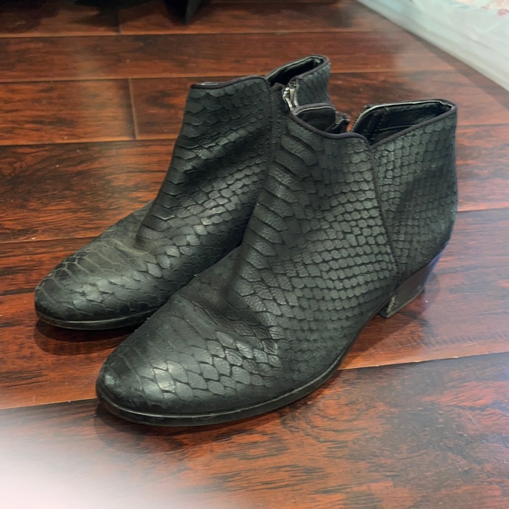 Sam Edelman 7.5 ankle boots.